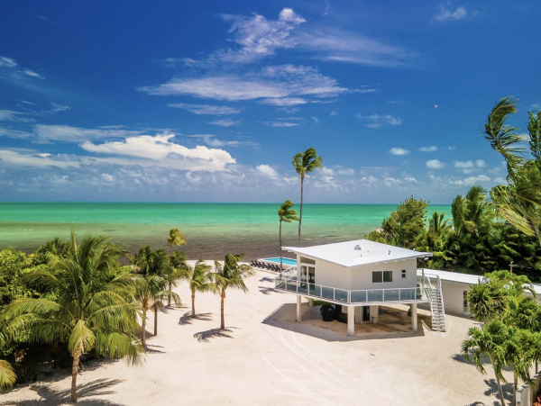 Islamorada Three Bedroom Home with Full Ocean View & Pool
